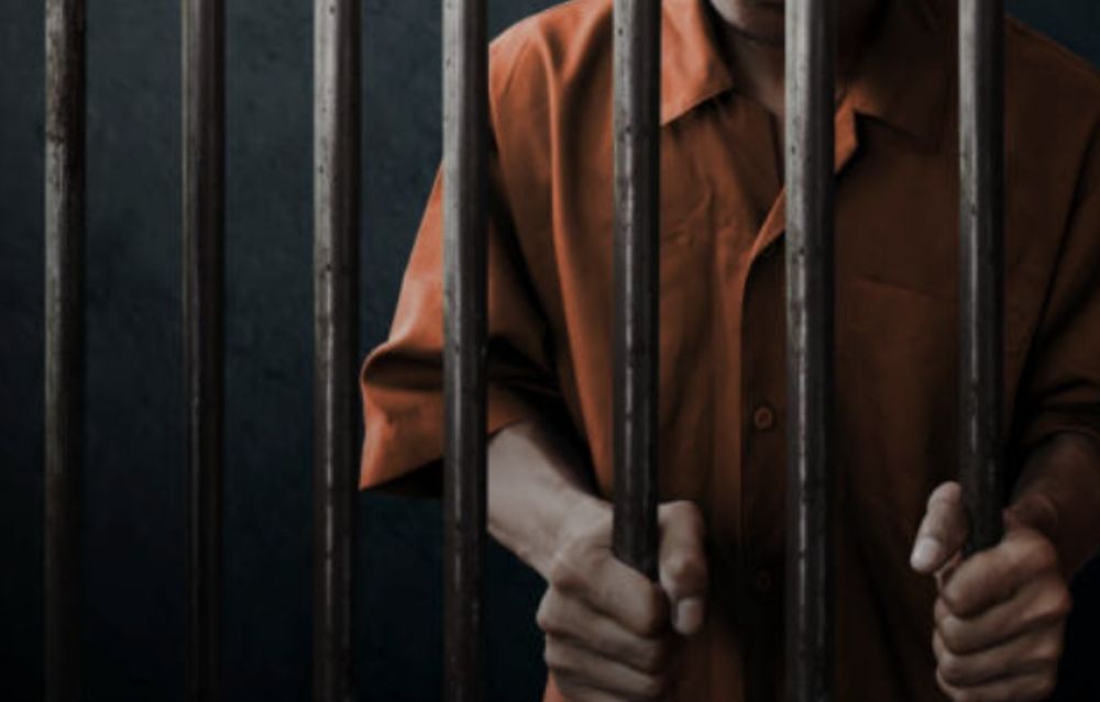 Detienen a tres adolescentes “macheteros” por robar unos tenis, un reloj y un teléfono
