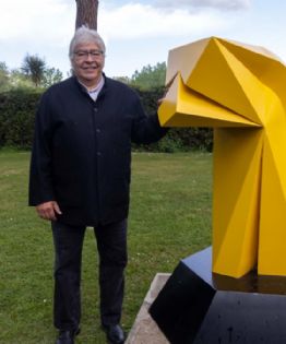 El escultor mexicano Sebastián y su obra del “Caballito” llegan a Roma