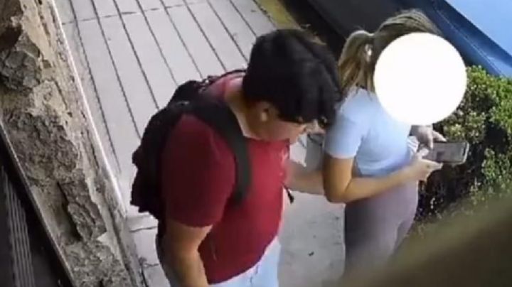 Captan en video a hombre que toca y acosa sexualmente a una estudiante de Puebla