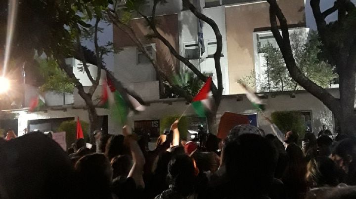 "Palestina vencerá" gritan manifestantes frente a la Embajada de Israel en la CDMX
