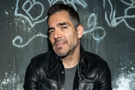 Omar Chaparro presenta su cuarto disco de estudio titulado “Inesperado”