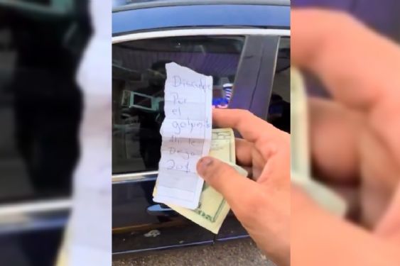 Foto de: ¡Qué considerado! Sujeto le deja 360 pesos a automovilista por chocarle el carro | VIDEO