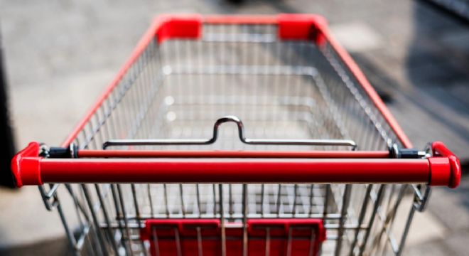 Famosa cadena de supermercados anuncia el cierre de 60 tiendas por bajo rendimiento, ¿se declarará en quiebra?