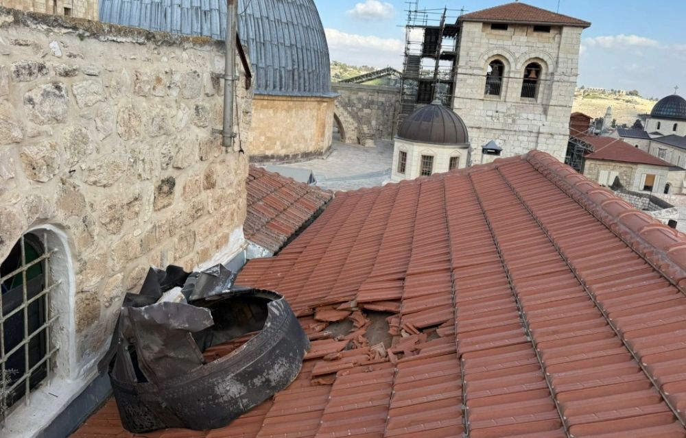 Metralla de misil iraní cae sobre la Iglesia del Santo Sepulcro en Jerusalén | FOTOS