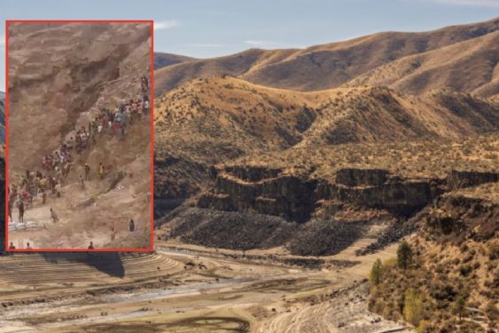 Foto de: Derrumbe de una mina artesanal de oro deja a más de 100 personas muertas y varias debajo de los escombros