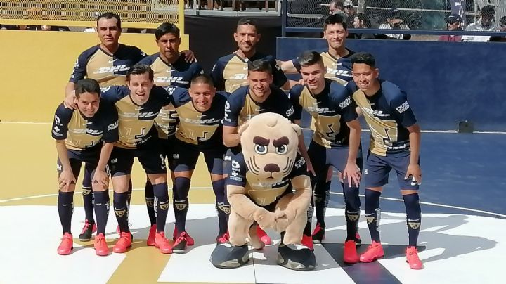 Pumas presenta su tercer uniforme con homenaje a generación del 2001