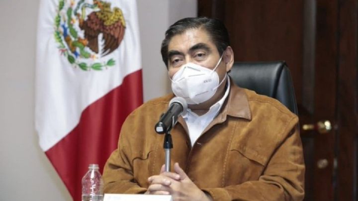Miguel Barbosa aplaude reducciÃ³n de aforos comerciales en Puebla