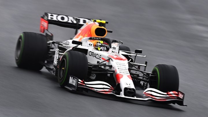 Checo Pérez finaliza en TERCER LUGAR el Gran Premio de Turquía; Valtteri Bottas gana la carrera