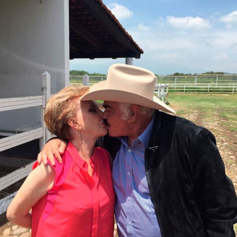 Ella es "Cuquita", la esposa de Vicente Fernández que lo acompañó hasta sus  últimos momentos