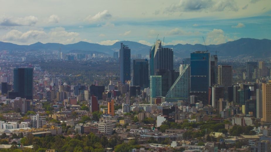 Se registran fuertes vientos en la CDMX; provocan la caída de árboles