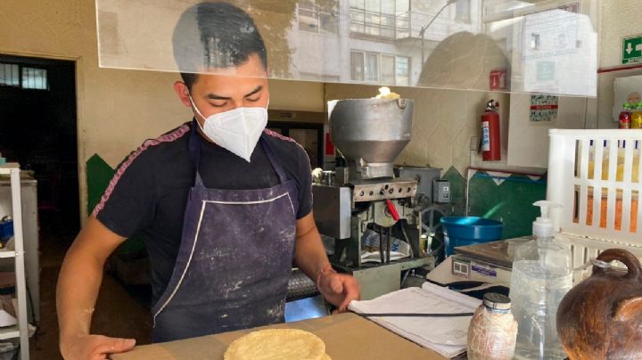 En Apatzingán, venden el kilo de tortilla hasta en 27 pesos