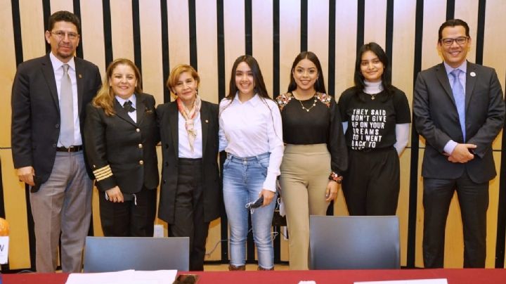 Tres estudiantes michoacanas buscarán beca para formarse como Piloto Aviador Comercial en EU