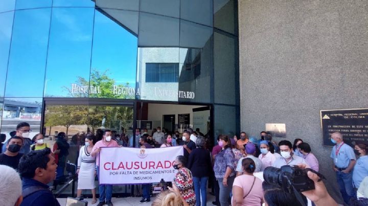 Trabajadores de la salud en Colima clausuran hospital simbólicamente