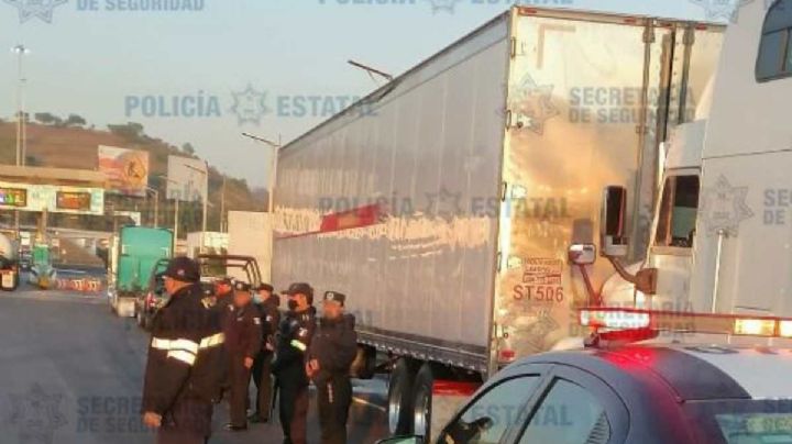 "Pollero" atropellÃ³ a un motociclista; mancha de sangre en su trailer sirviÃ³ para detenerlo y salvar a 158 migrantes