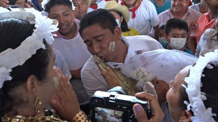 ¡Amor salvaje! Alcalde de Huamelula, Oaxaca, se casa con un lagarto | FOTOS