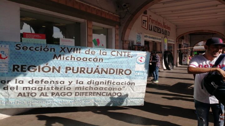 CNTE MichoacÃ¡n toma sucursales bancarias de Santander; rechazan pago de nÃ³mina vÃ­a tarjeta
