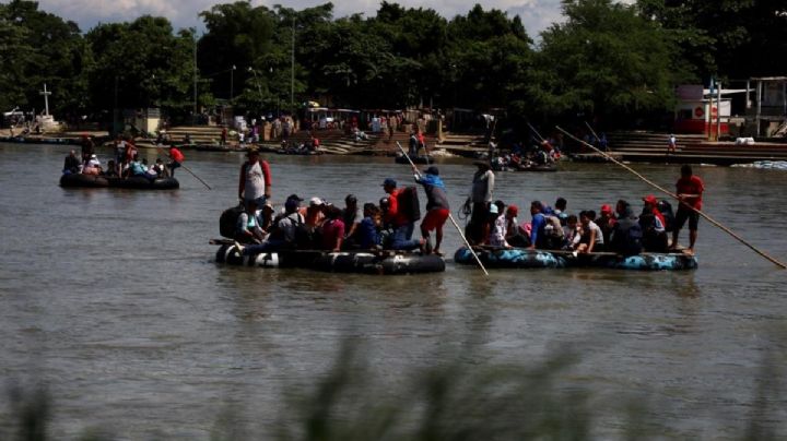 Chiapas: desde Guatemala, cientos de migrantes cruzan a México para unirse a caravana