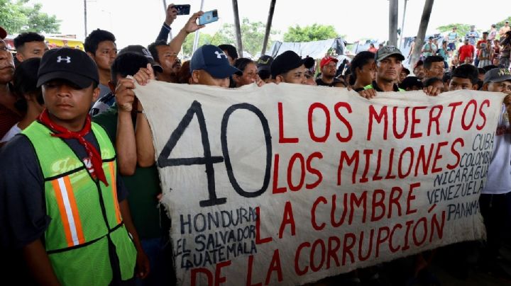 Integrantes de Caravana Migrante en Chiapas se cosen los labios para exigir la entrega de papeles de legal estancia