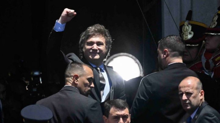 Javier Milei desbanca a AMLO del segundo lugar entre presidentes más populares del mundo, según Morning Consult
