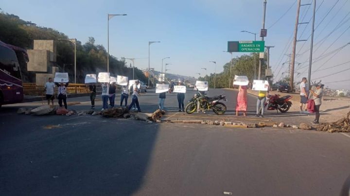 Caos en la autopista México-Pachuca por una protesta: solo hay un carril abierto hacia Ecatepec