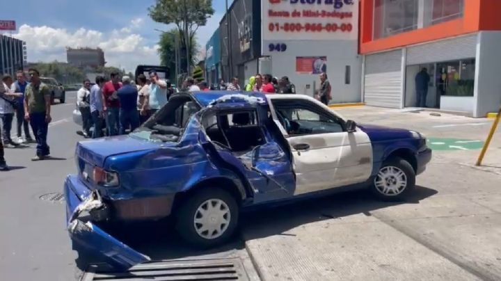 Una carambola entre tres autos deja tres heridos en la Calzada de Tlalpan