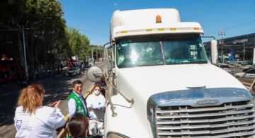 Tráiler atropella y amputa ambas piernas a mujer de 80 años en Iztapalapa