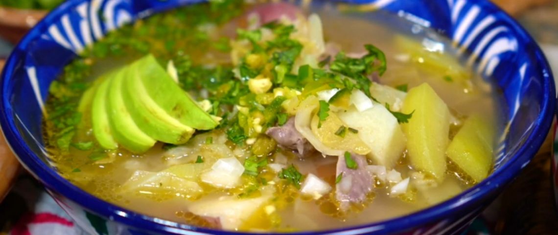 Prepara este rico caldo ranchero con menudencias para sobrevivir al clima frío y lluvioso