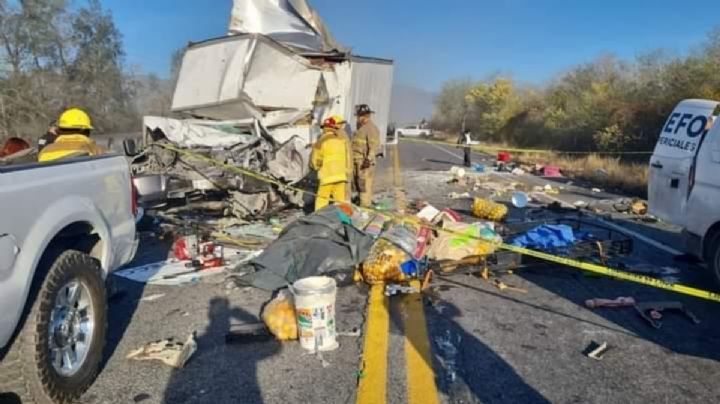 Camión de carga impacta contra un vehículo y deja 8 muertos en carretera de Tamaulipas