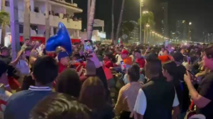 Bandas de Mazatlán celebran por segundo día decisión del alcalde con toquines en las calles sinaloenses