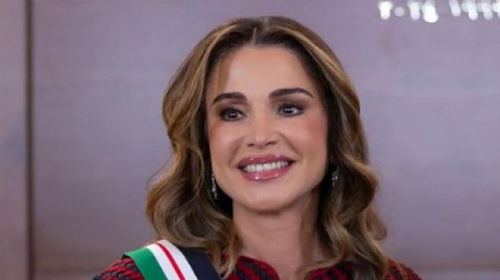 Rania de Jordania: te decimos dónde comprar el dupe del bolso Bottega Veneta que lleva la reina en menos de 600 pesos