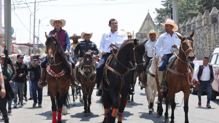 Promete Alejandro Armenta estación de tren turístico para Huejotzingo, en Puebla
