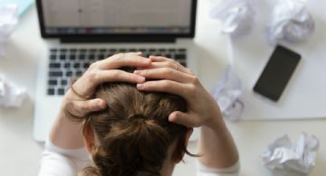 Ataque de ansiedad: ¿cómo calmarlo si estoy en el trabajo?