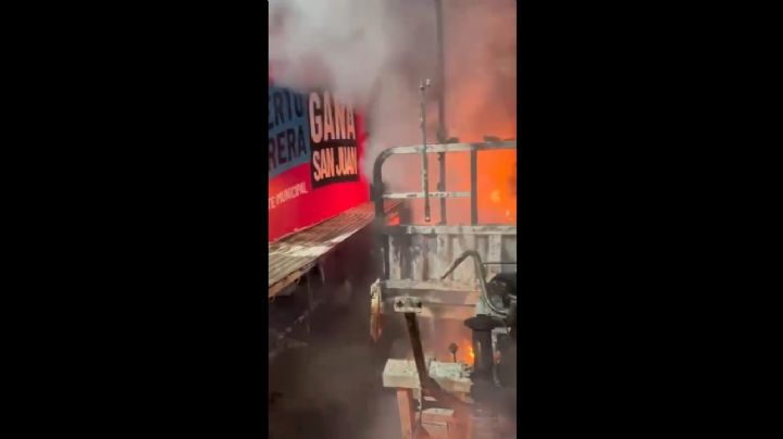 VIDEO: Queman vehículos de campaña de candidato del PAN en Querétaro; culpan a Morena