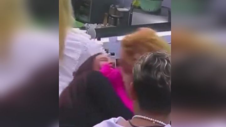 VIDEO: Briggitte Bozzo le roba un beso a Gala Montes, así fue la reacción de la hermosa actriz