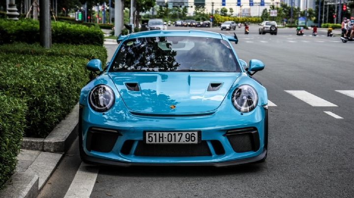 Investigan concesionaria de Porsche en Interlomas por mal uso del auto de un cliente