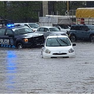 Conductor muere ahogado tras intensas lluvias en Aguascalientes: su camioneta fue arrastrada