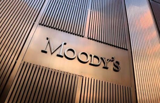 Moody's rebaja la calificación crediticia Estados Unidos por aumento en la deuda pública