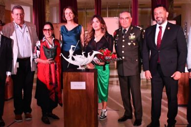 Reúnen dos voces del surrealismo