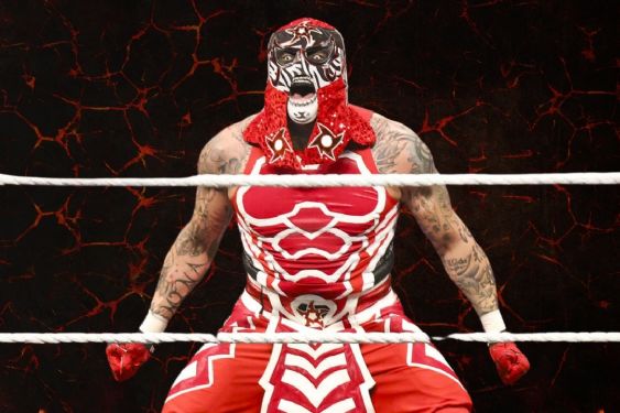 ¡Se acabó el sueño! Roman Reigns derrota a Penta "Zero Miedo" en el regreso de RAW a la Ciudad de México