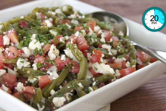 ¿Cómo cocinar una ensalada de nopal con queso con una receta rica rápida y ligera?
