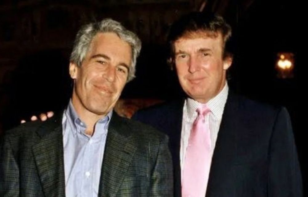 Trump demanda a periodistas de 'The Wall Street Journal' por revelar carta de cumpleaños a Jeffrey Epstein