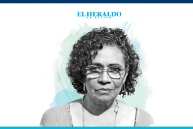 Malva Flores hace una crítica sin complacencias
