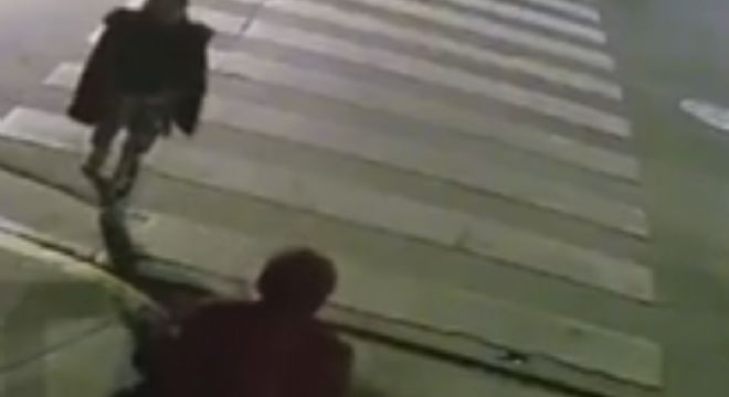 Mató a su novio en plena vía pública, fingió que él se quitó la vida pero este VIDEO la desmintió