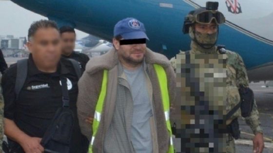 Foto de: Trasladan a Almoloya de Juárez a Miguel Ángel "N", alias "Capitán sol", presunto líder de huachicol fiscal
