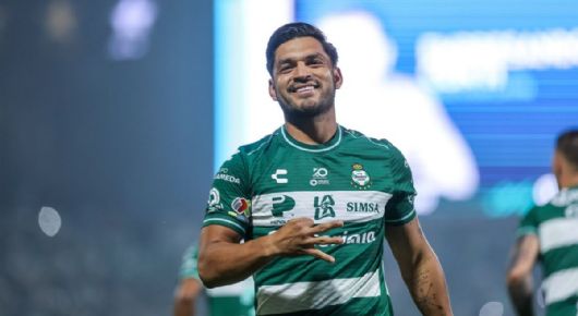 ¿Era penal? Así fue la polémica en el Santos vs Pumas que el 'Mudo' Aguirre convirtió en gol