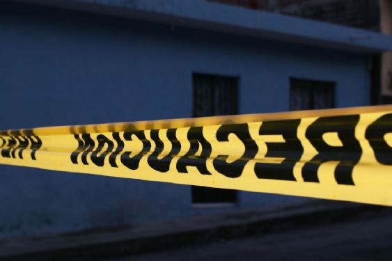 Foto de: Alumno es detenido por llevar presuntamente un arma de fuego a su secundaria en Colima