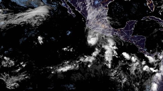 ¿Qué tan cerca está Vance de México? Huracán se debilita y amenaza a cinco estados con fuertes lluvias | TRAYECTORIA