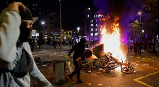 Investigan disturbios en calles de Barcelona