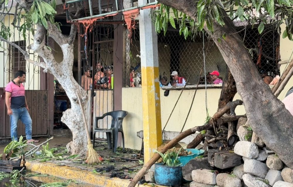Explosión de pirotecnia en Juchitán deja dos personas con quemaduras en diversas partes del cuerpo