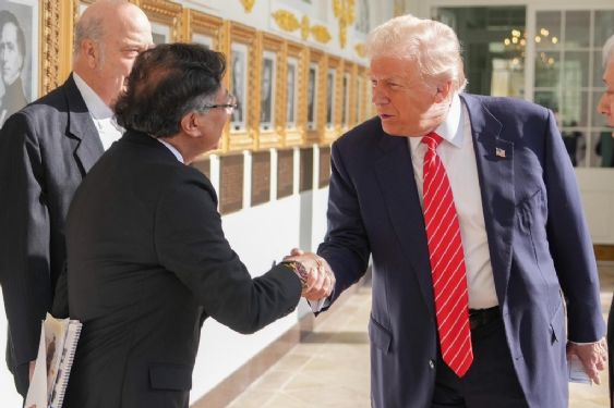 Foto de: Donald Trump recibe a Gustavo Petro en la Casa Blanca tras haberlo llamado "líder del narcotráfico" | FOTOS